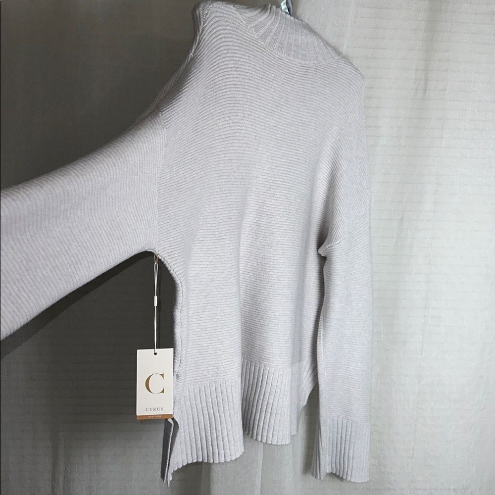 CYRUS XL Gray Mock Neck Horizontal Knit Statement Sleeve Tunic Style Sweater - Picture 6 of 10